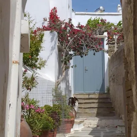 Amberi Tinos In Pánormosz